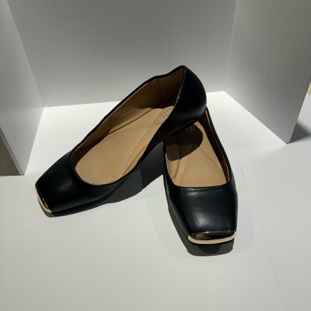 Alfani black gold flats 5 worn once